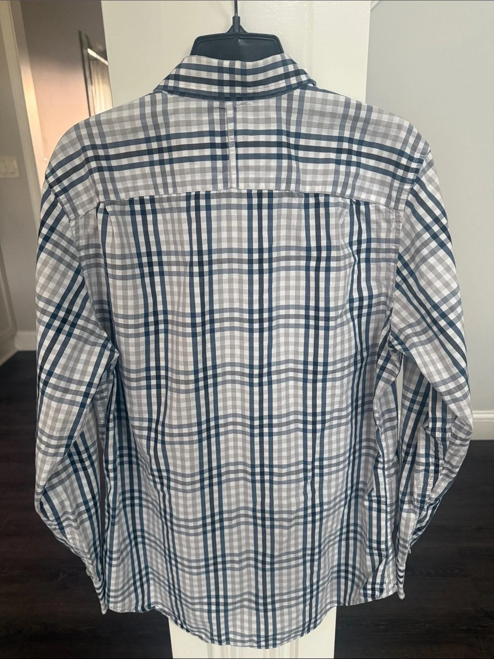 Banana Republic Men's Navy & Gray Plaid Button-Down Shirt M